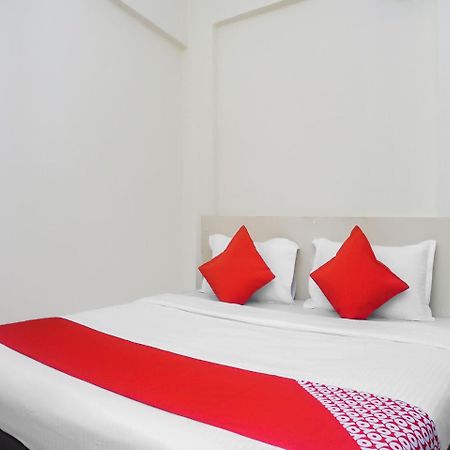 Oyo 16007 Sk Executive Hotel Yerandwane Bagian luar foto